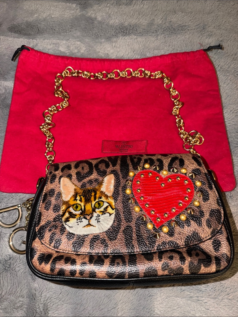Dolce & Gabbana Leopard Cat Heart Shoulder Bag with Gold Chain pristine cond